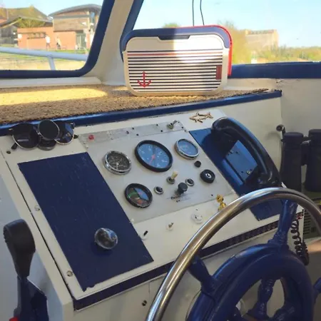 船上ホテル Nightboat59 *